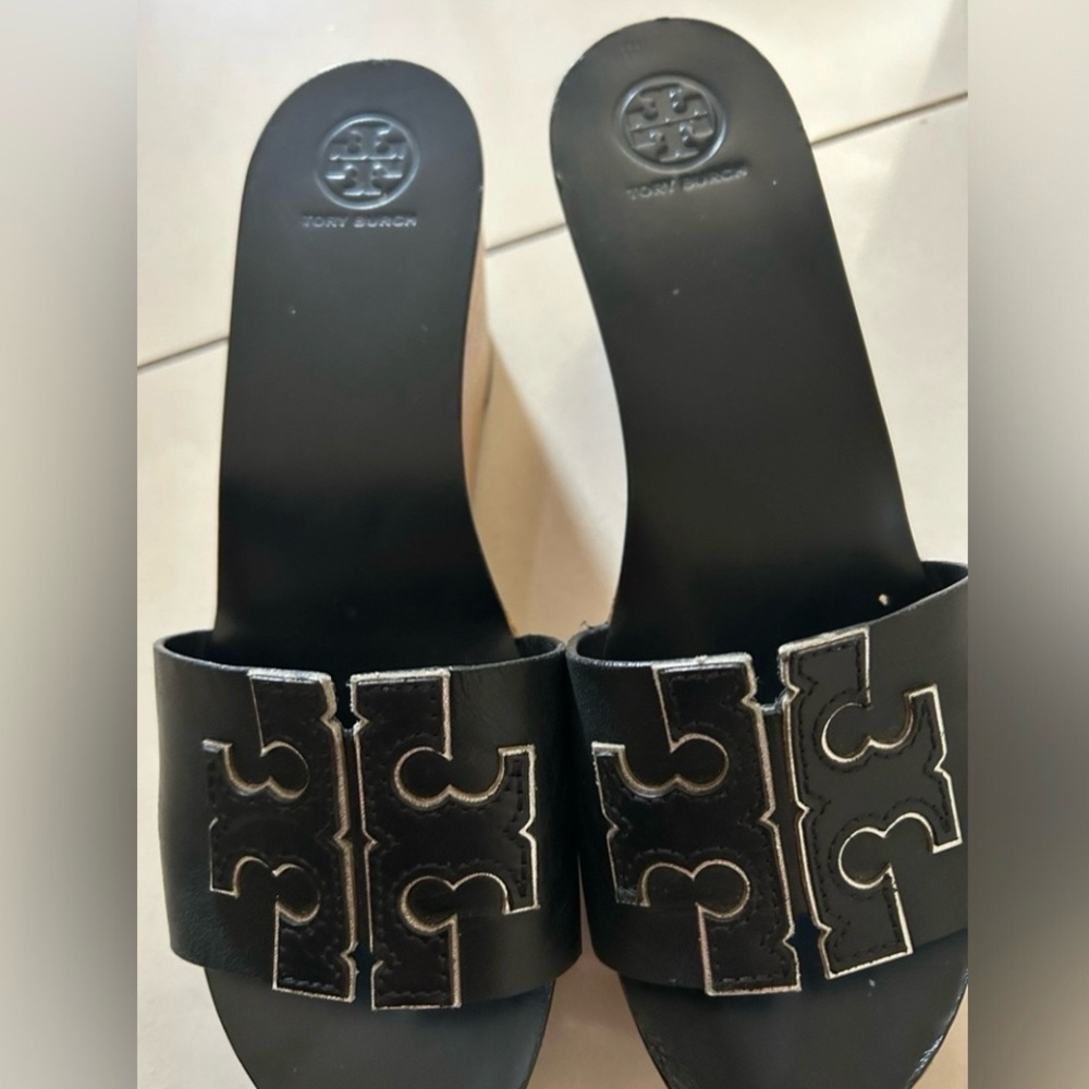 Tory Burch Women's INES 80mm Wedge Sandal. In great condition.